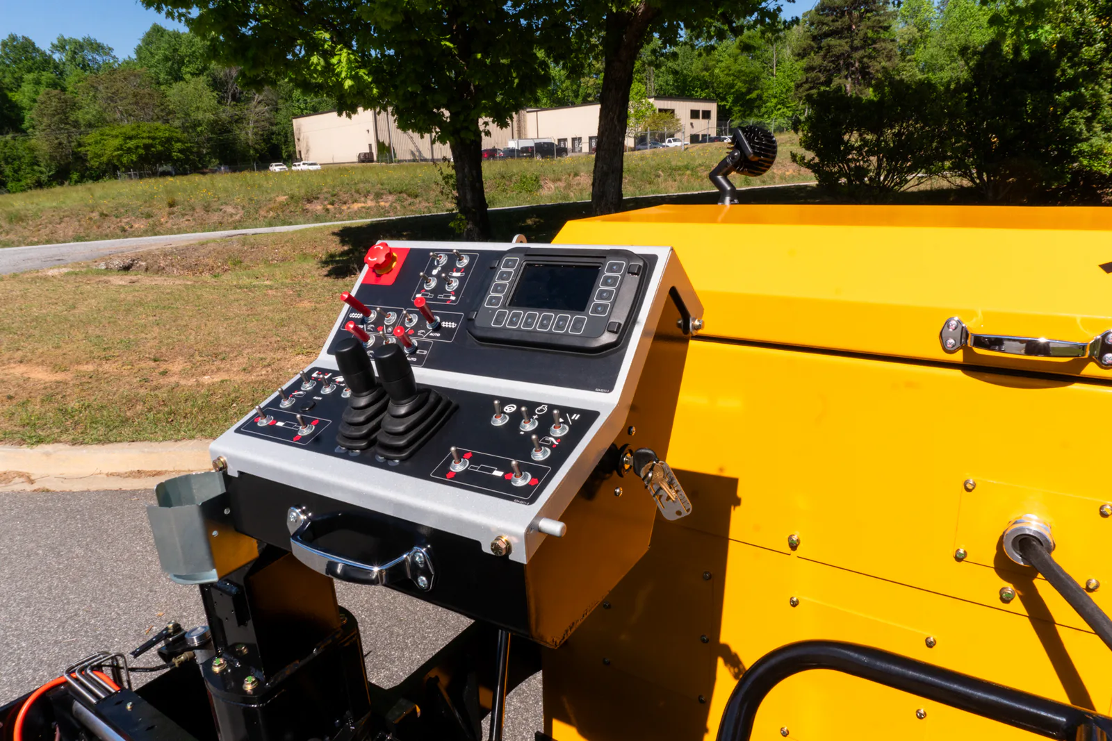 Mauldin 1860C hopper and feed system