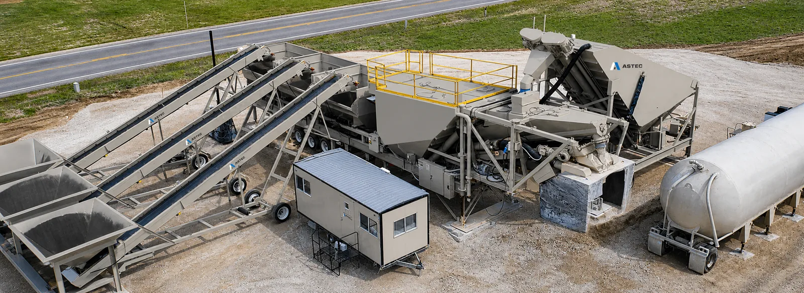 CON-E-CO LO-PRO wide elevation showing cement silos and aggregate bins