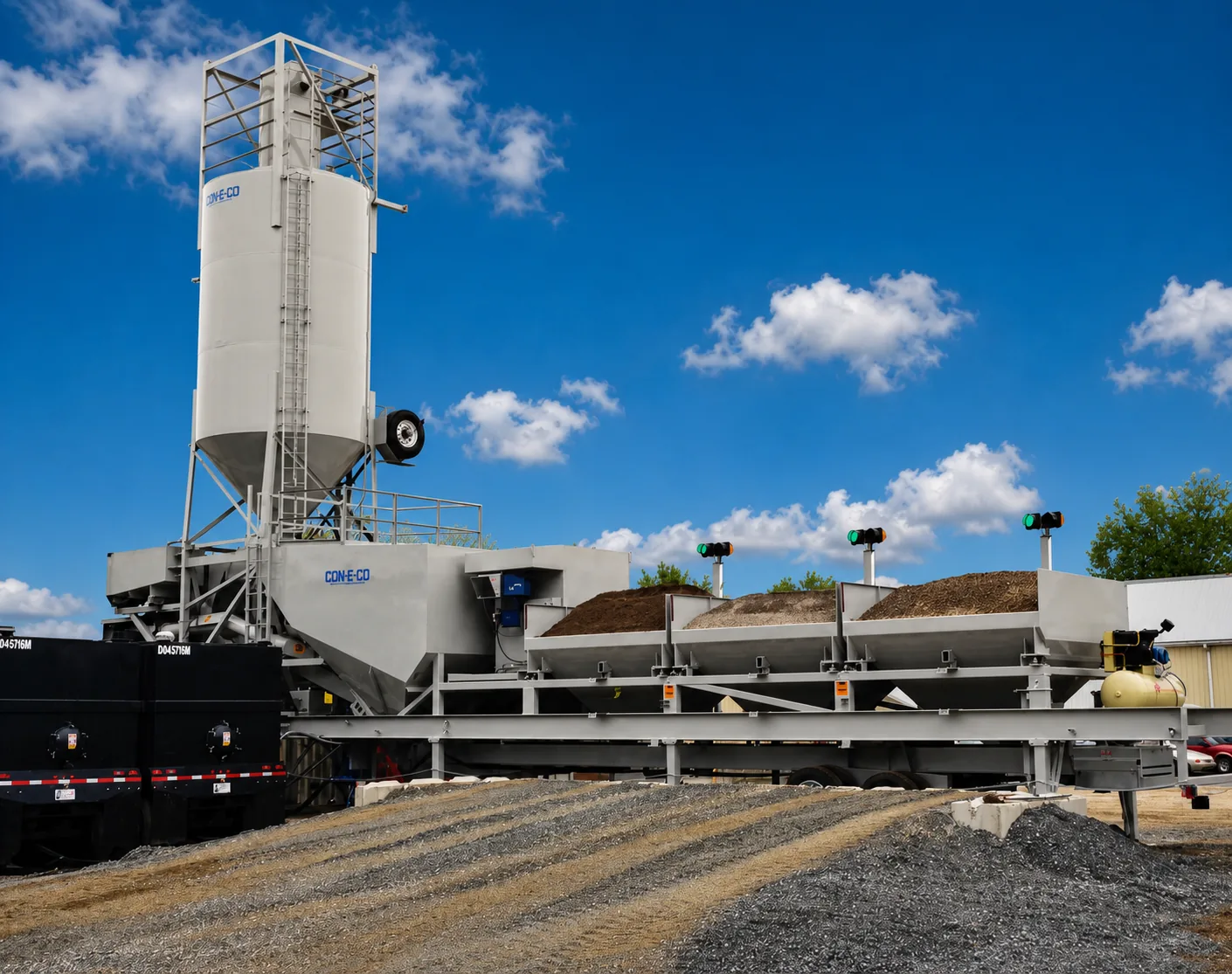 CON-E-CO LO-PRO plant installed with conveyors and aggregate bins